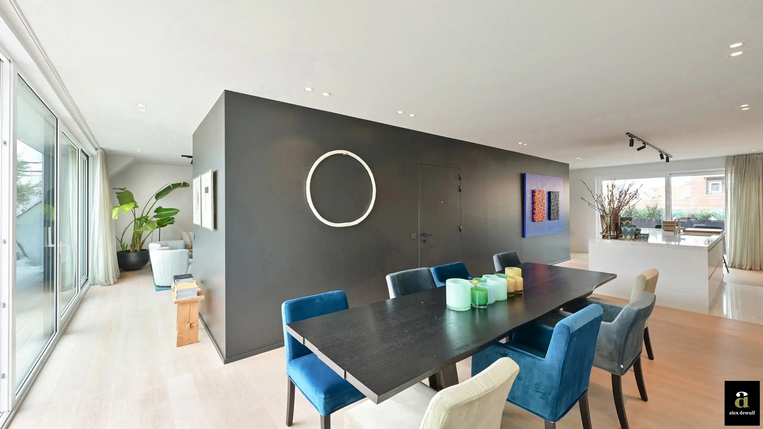 Licht en modern duplexappartement, gelegen vlakbij Zeedijk en Rubensplein. foto 13