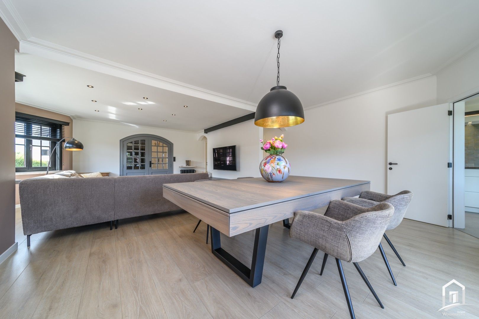 Stijlvolle & instapklare villa regio Wieze foto {{pictureIndex}}
