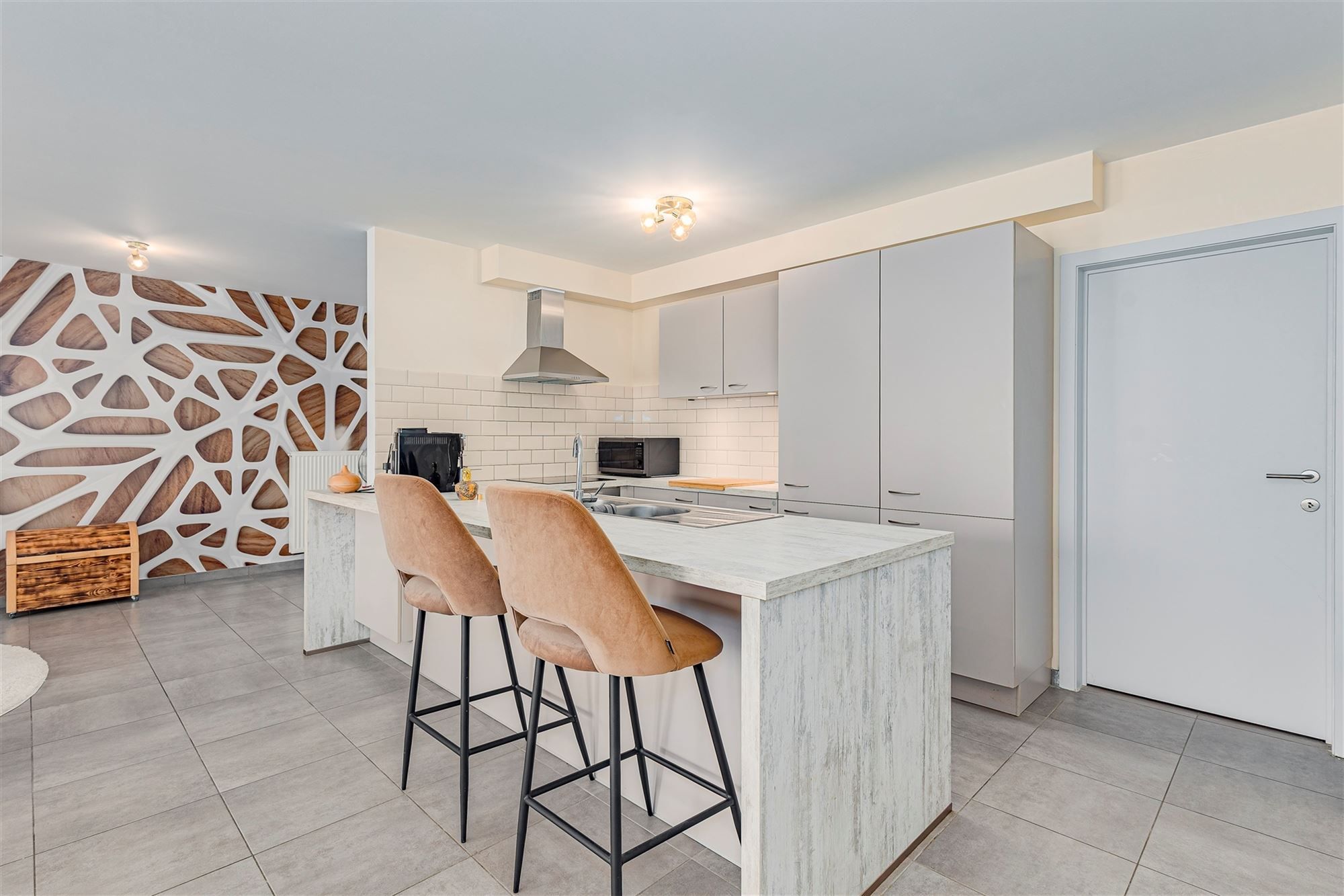 Lichtrijk appartement met 2 slpk, een tuin en garagebox in Bazel foto 6