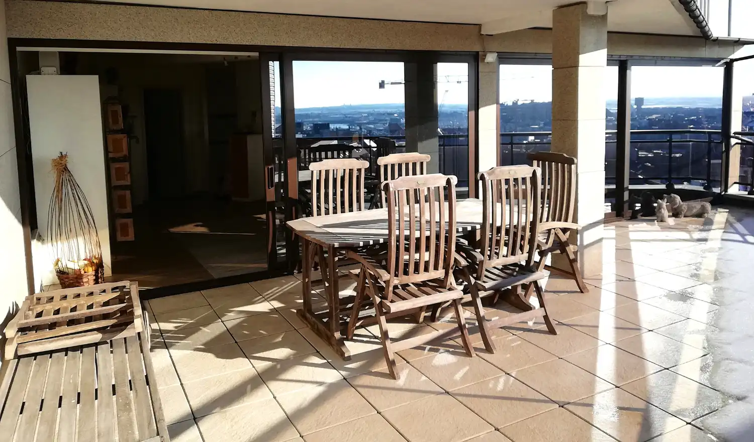 Instapklaar één slaapkamer appartement met prachtig zongericht terras en zijdelings zeezicht foto 4