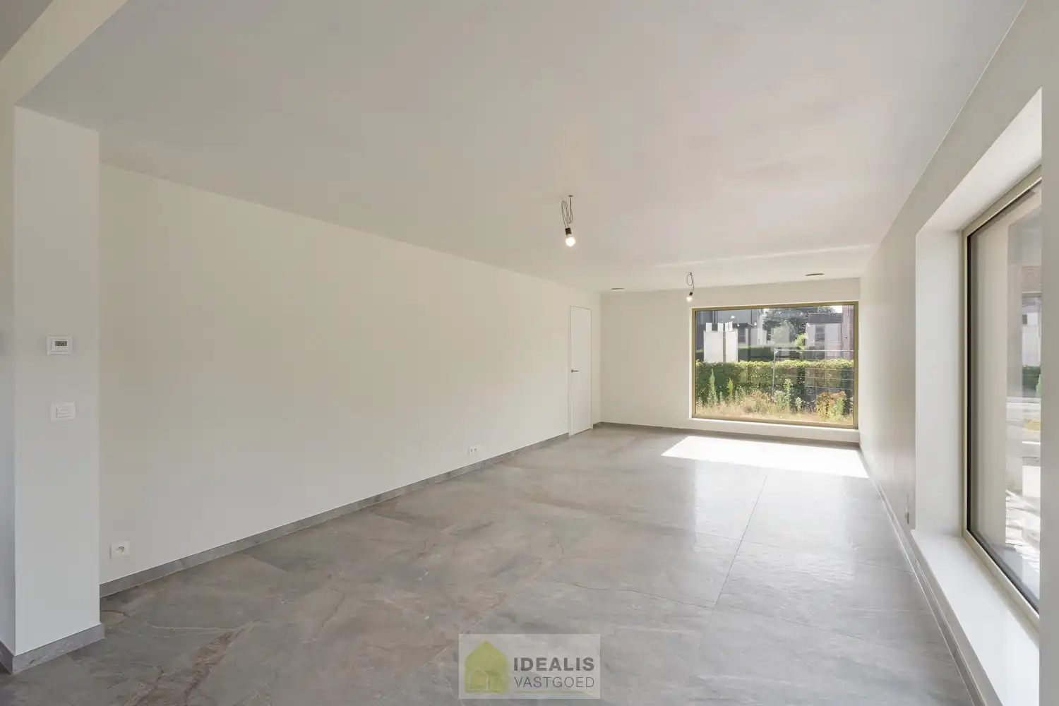 Schitterend volledig vernieuwde woning met 3 ruime slaapkamers foto 47