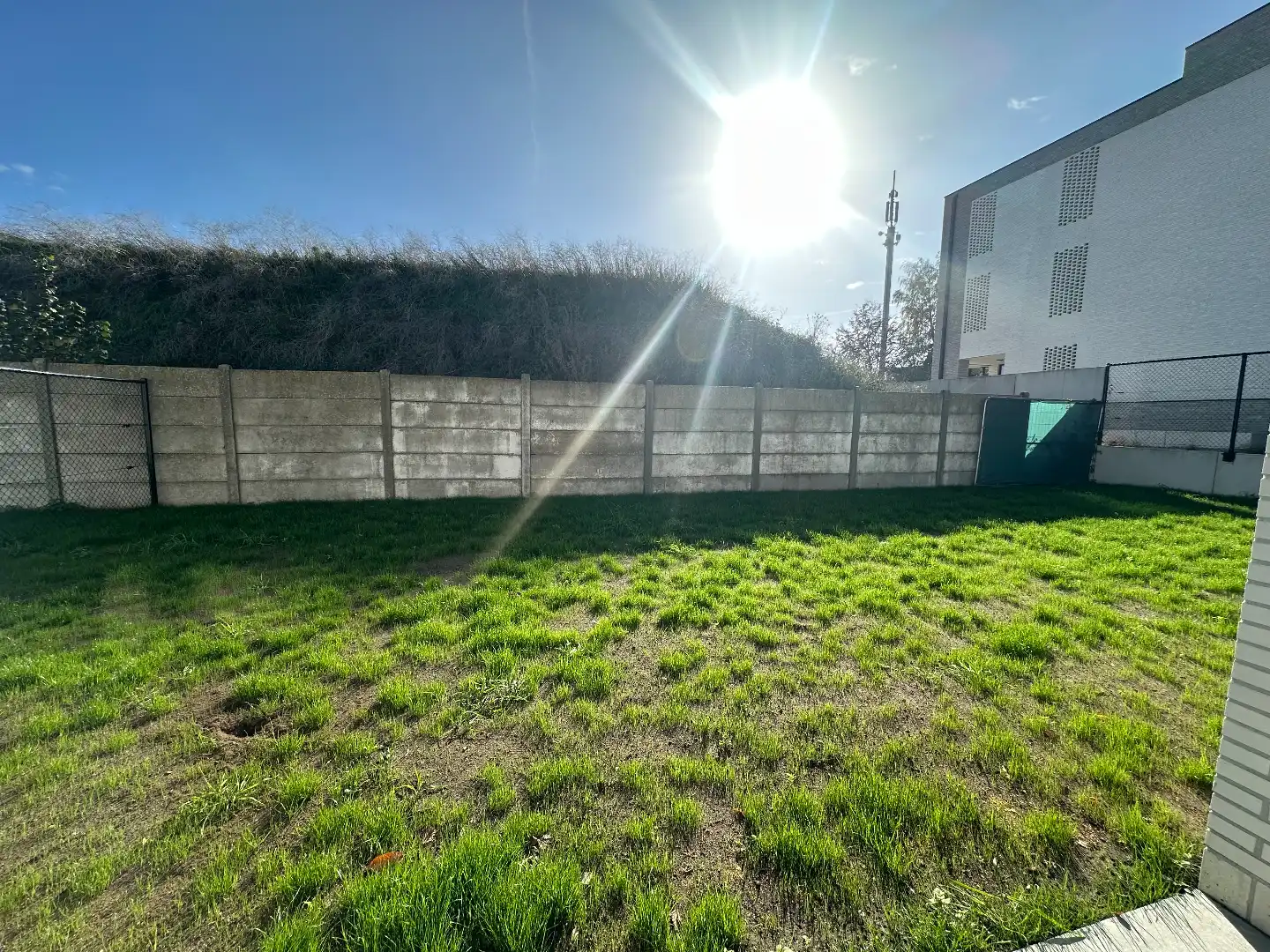 Ruim gelijkvloers appartement met groot terras en privé tuin in Alken foto 8