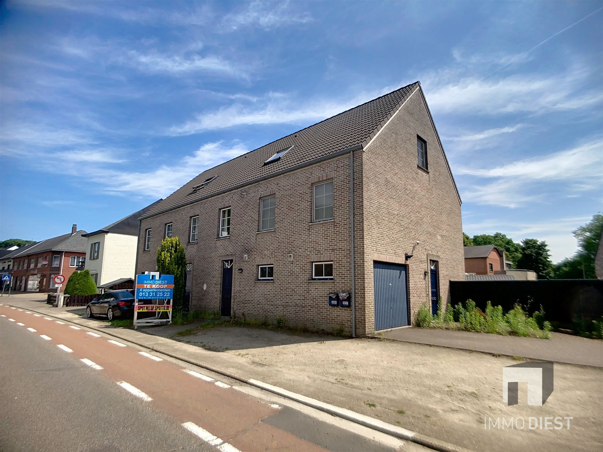Building van 4 appartementen  foto 4