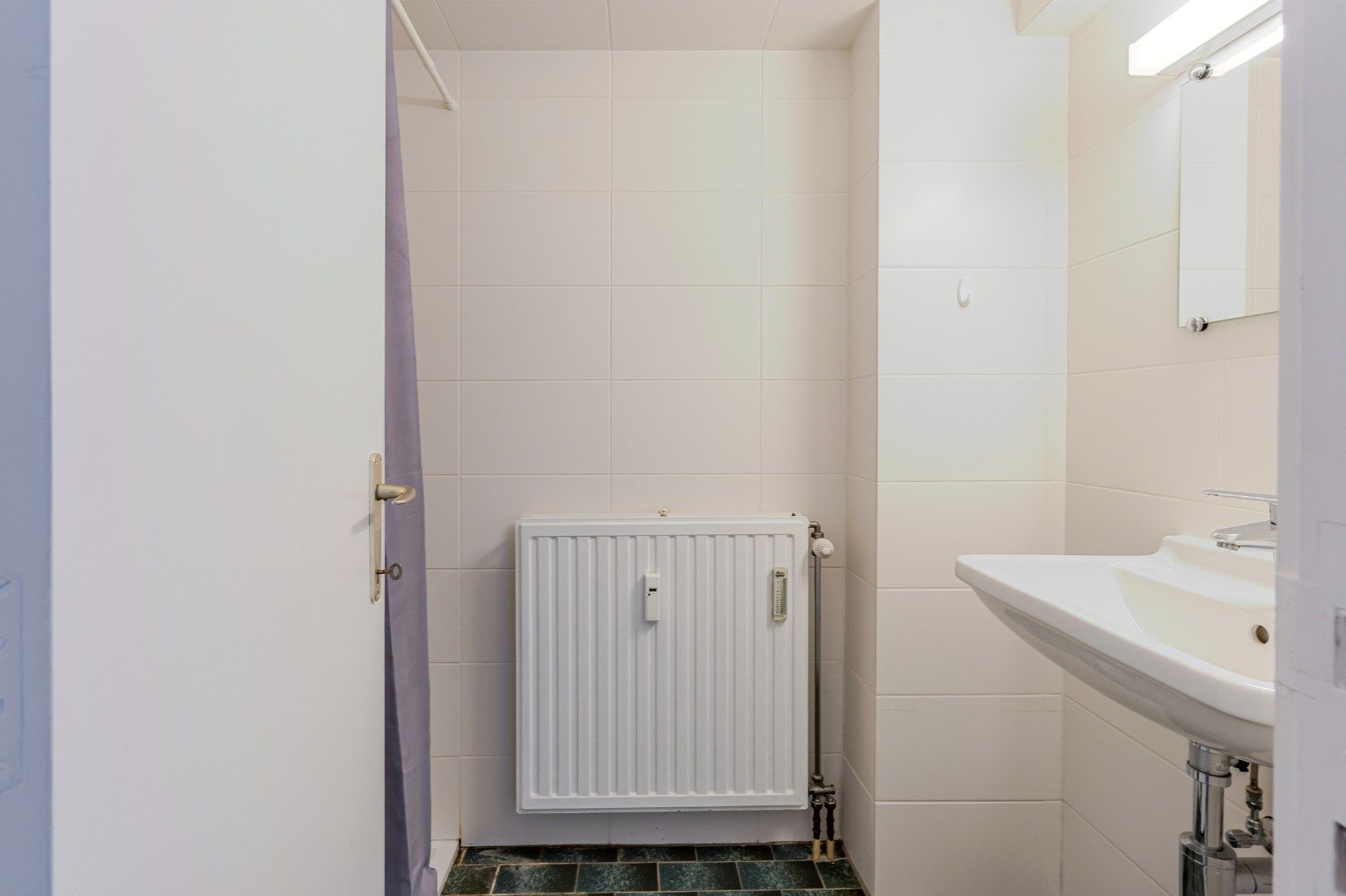 Instapklaar appartement te koop in Oostende met EPC-label B. 93 m², 2 badkamers, terras, streepje zeezicht en onderhoudsvriendelijke vinyl-laminaatvloer. foto 15