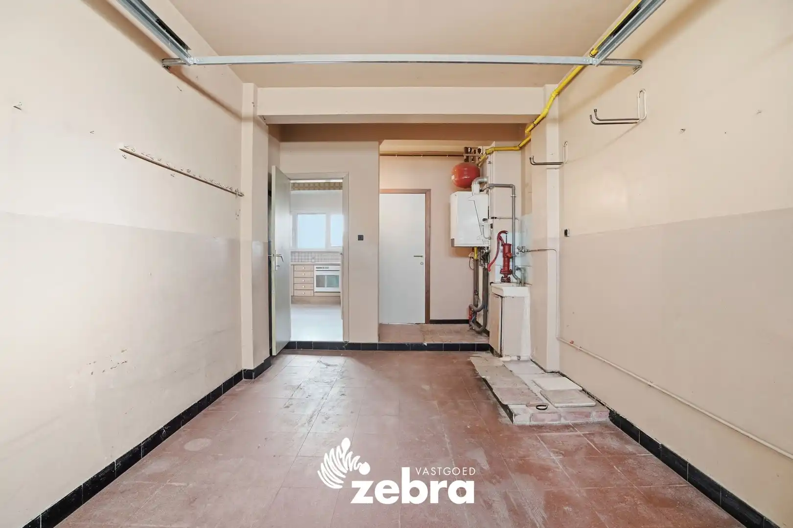 Gesloten bebouwing met 4 slaapkamers op een boogscheut van centrum Brugge! foto 12