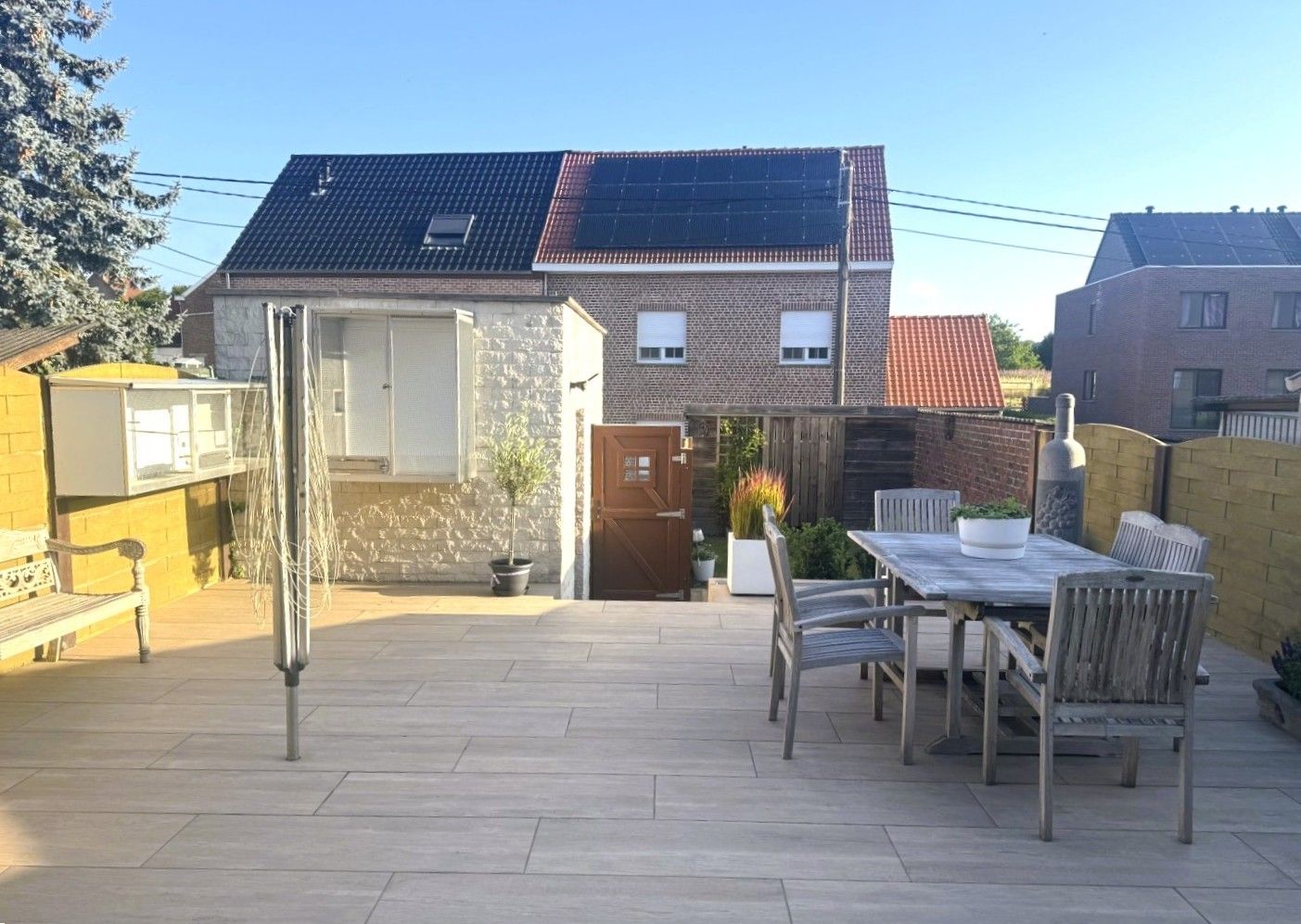 Verrassend ruime woning met achteringang met privéparkeerplaatsen foto 29