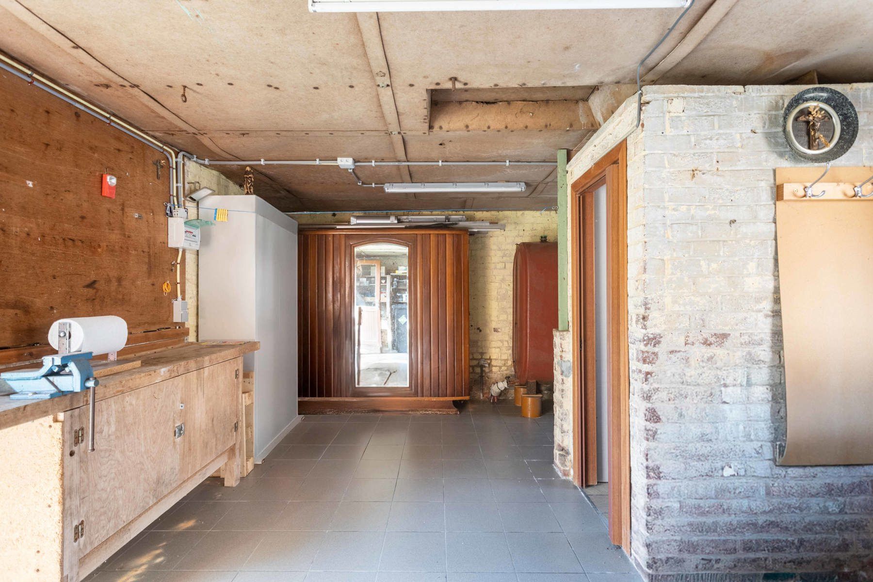 Te renoveren HOB, tuin, garage en uitbreidingsmogelijkheden foto 17