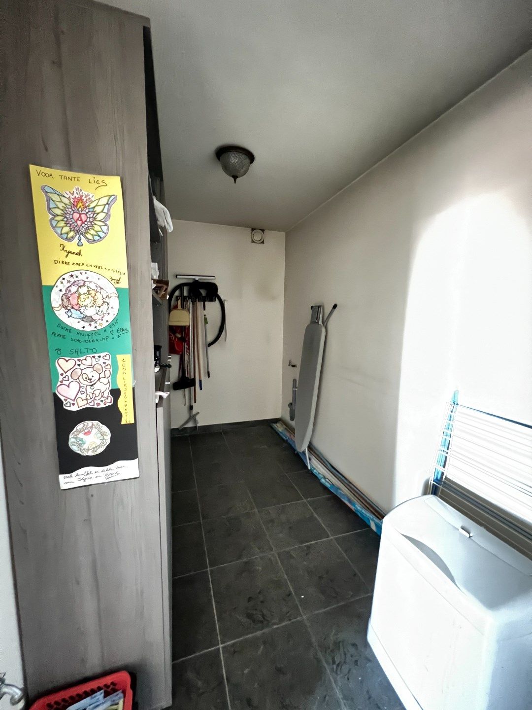 Ruim en kwalitatief afgewerkt appartement in het centrum Ieper foto 15