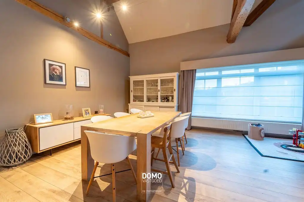 Verrassend ruime woning met karakter te Kuringen. foto 2