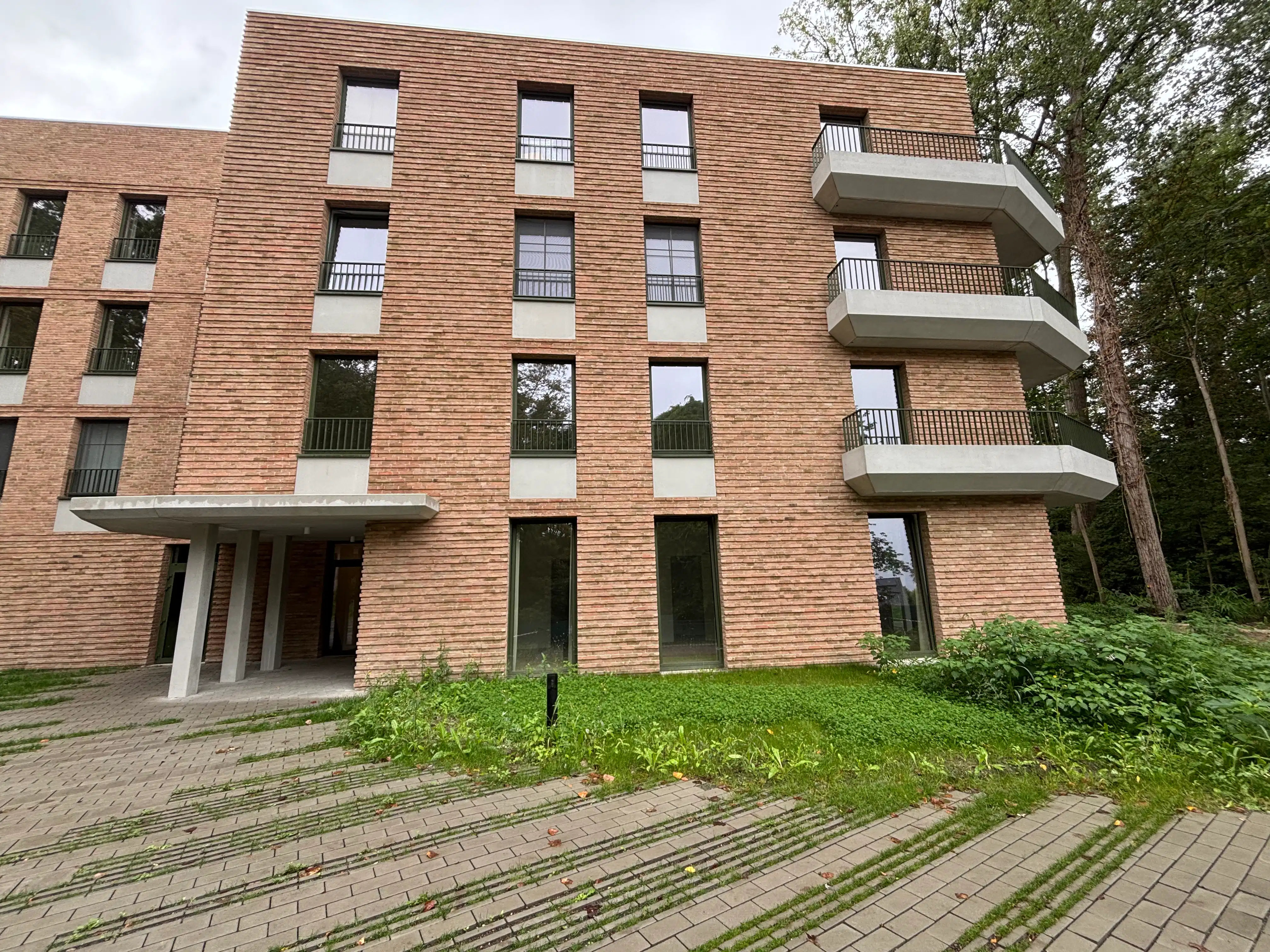 LUXUEUS NIEUWBOUWAPPARTEMENT MET SLAAPKAMER, BUREAU EN RUIM TERRAS foto 29