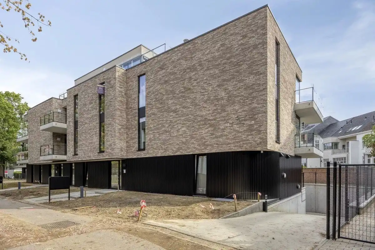 PRACHTIG NIEUWBOUWAPPARTEMENT MET 2 SLPK'S IN CENTRUM HASSELT foto 11