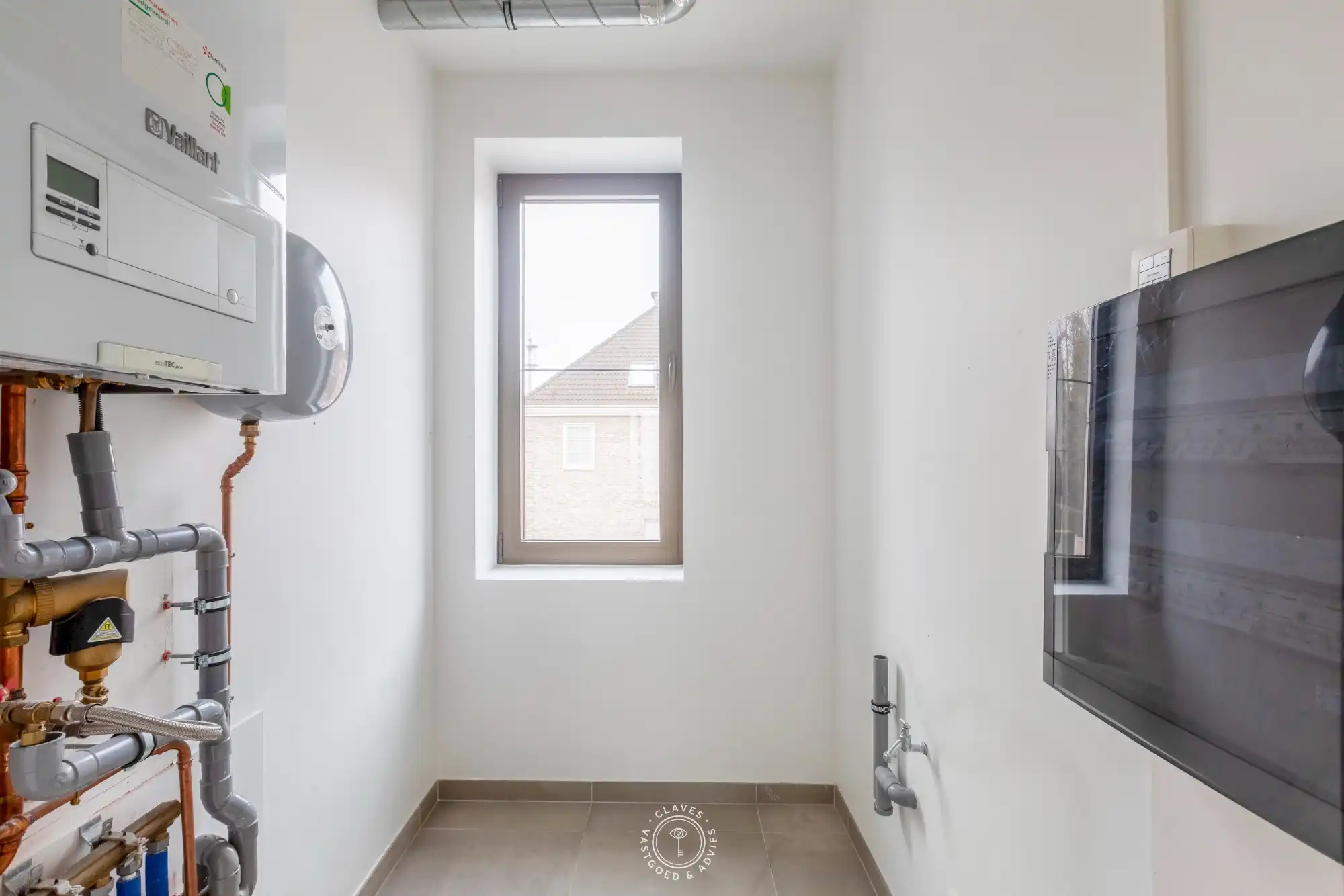 Instapklaar 2 slaapkamer appartement met groot terras foto 9