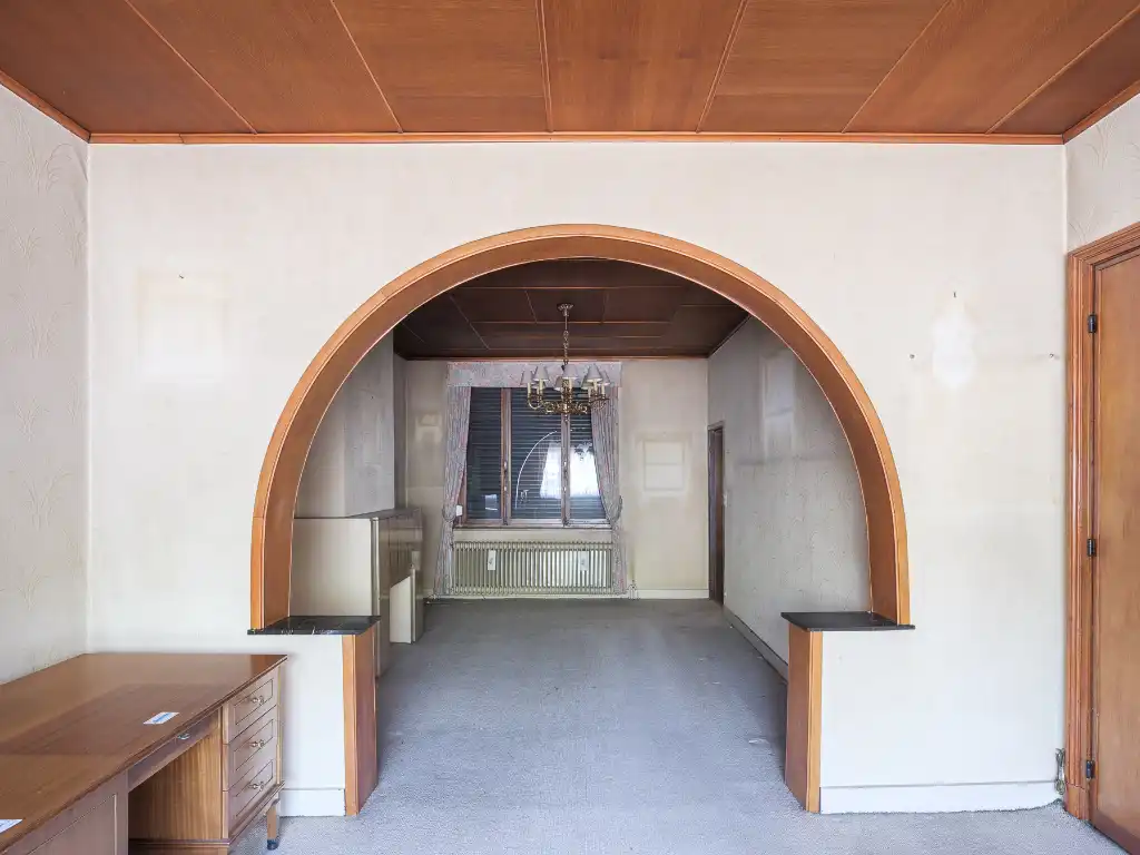 Te renoveren herenwoning met vier slaapkamers en stadstuin nabij het Keizerpark. foto 4