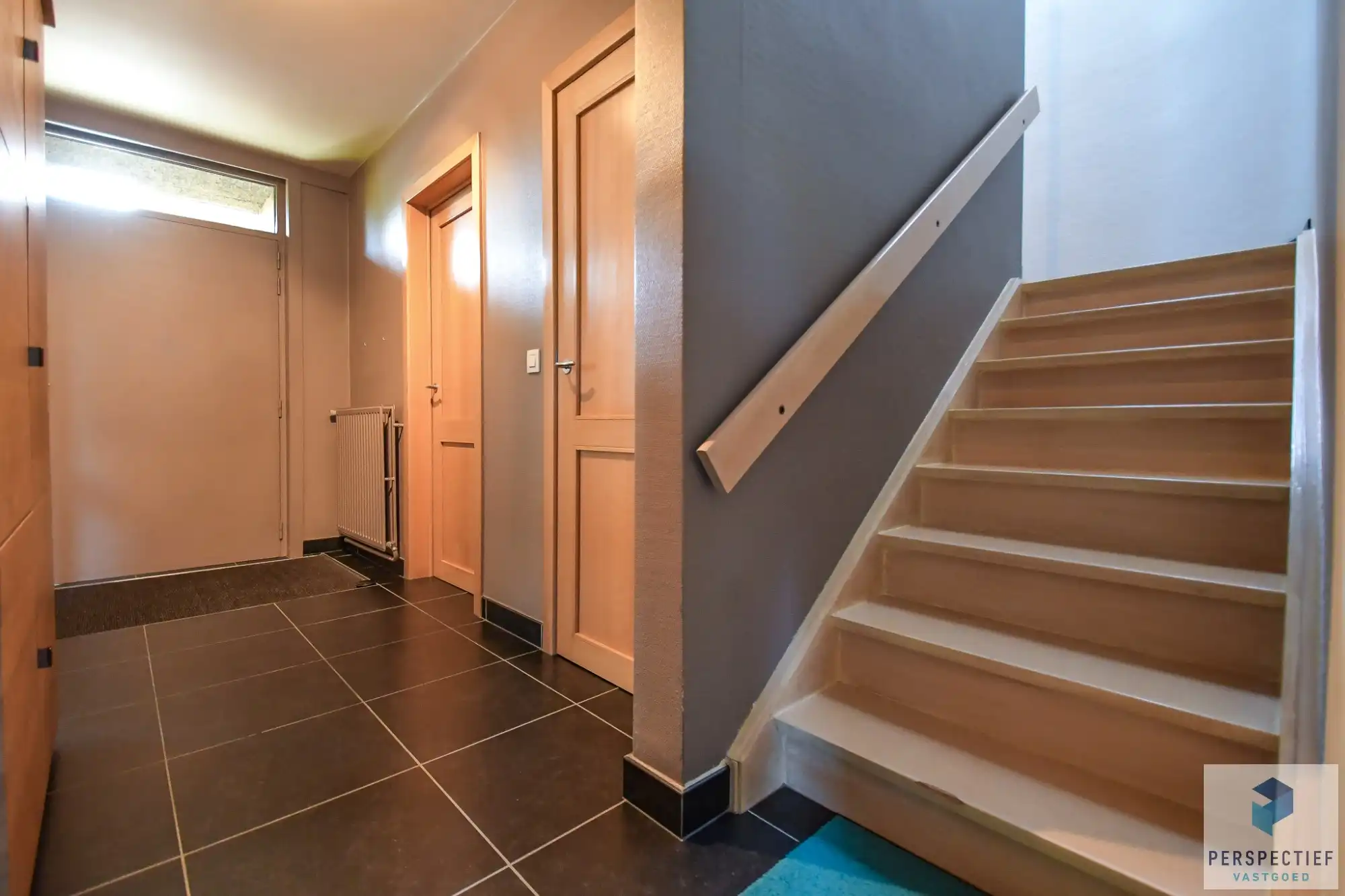 Ruime goed onderhouden woning met 3 slpk en tuin foto 6