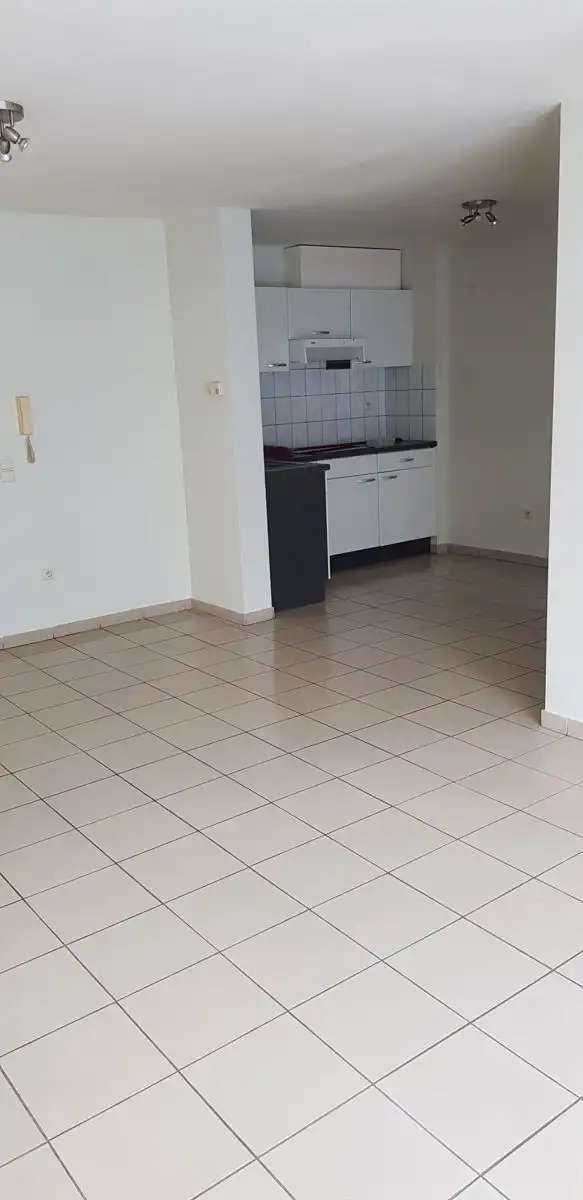 Gelijkvloers appartement met 2 slaapkamers en een aangenaam terras. foto 3