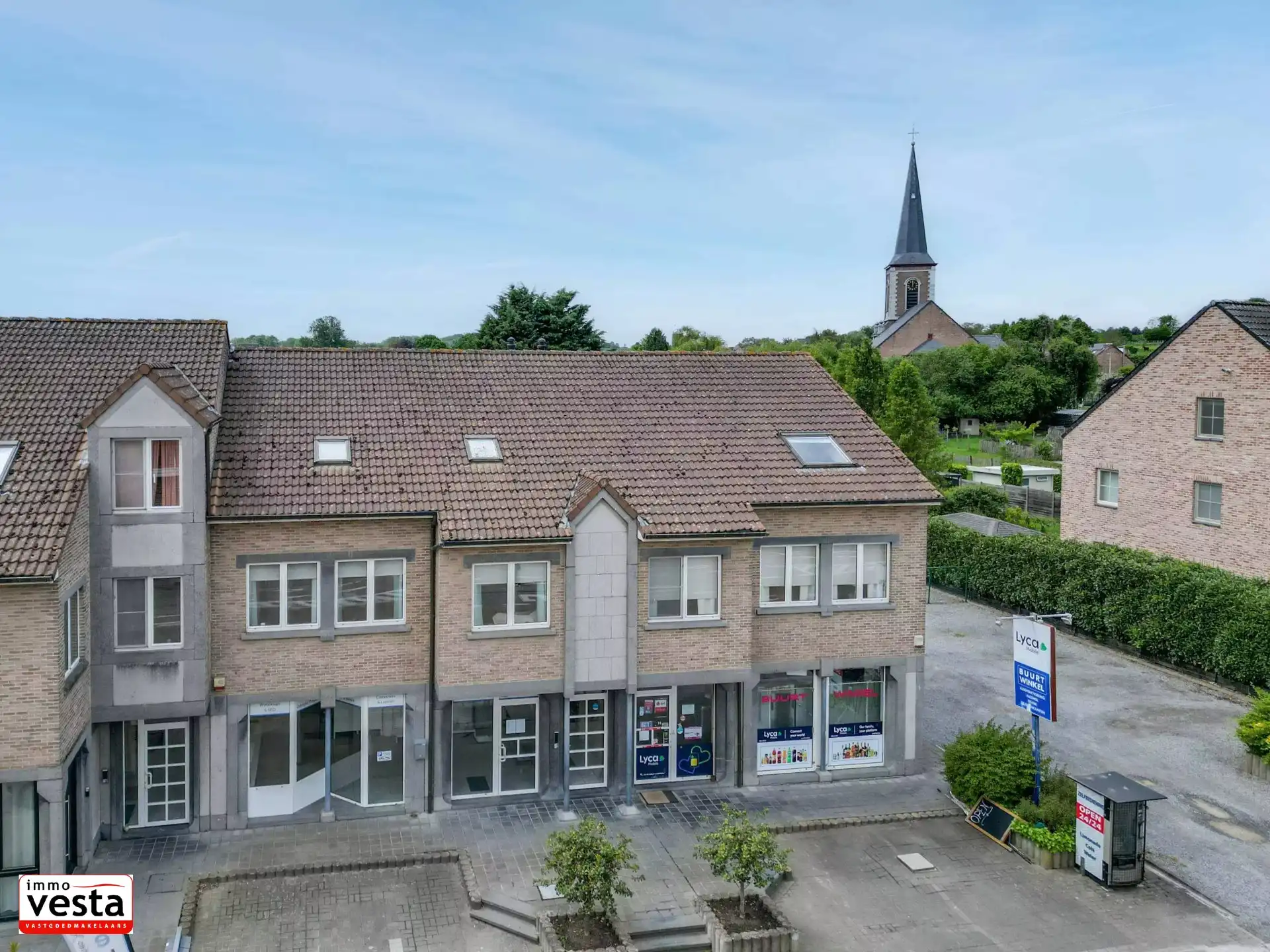 Degelijk handelspand op een goede ligging foto 2