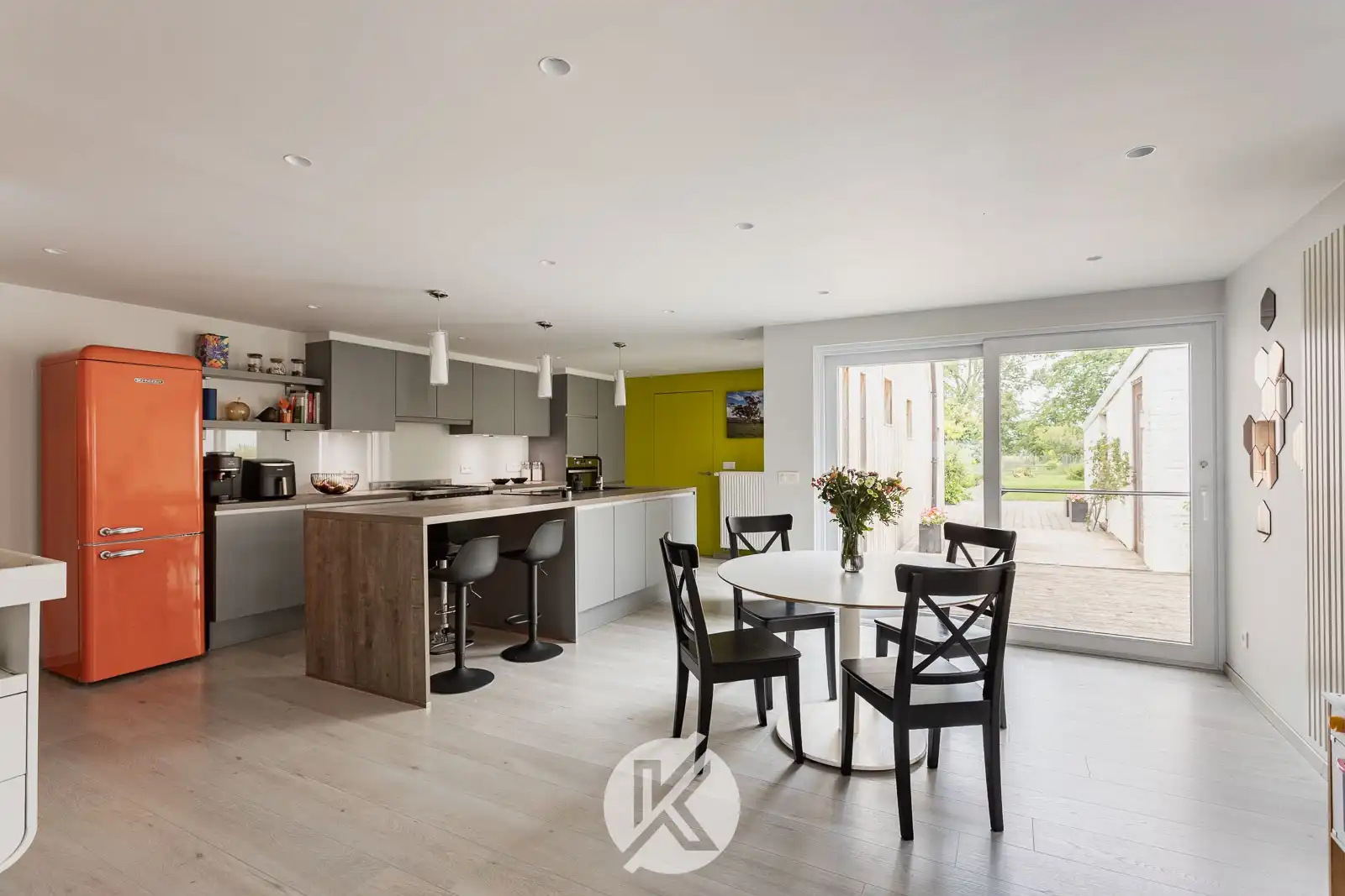 Stijlvol gerenoveerde woning op leuke ligging foto 7