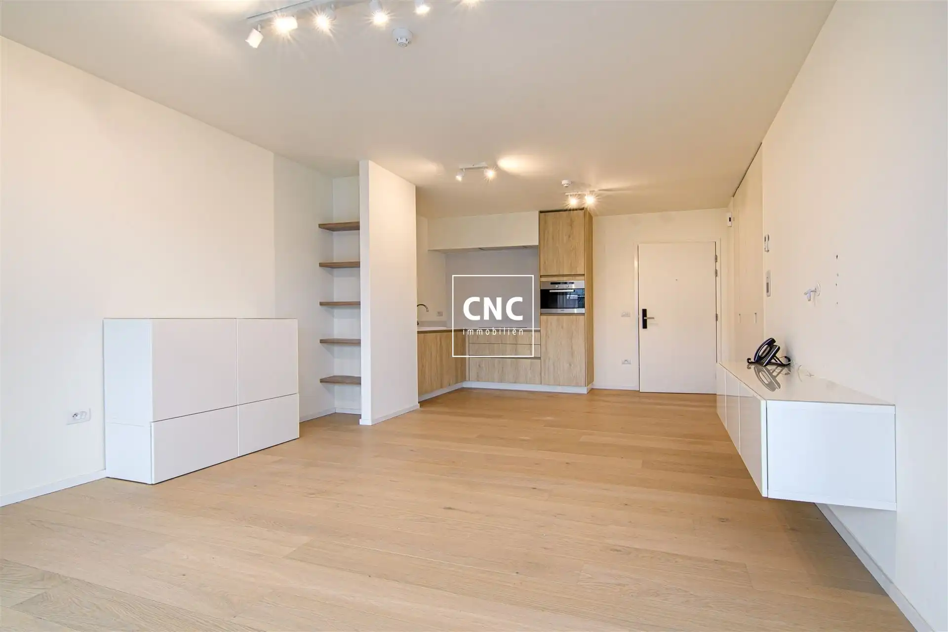 Volledig afgewerkt serviceflat in een luxueuze residentie foto 2