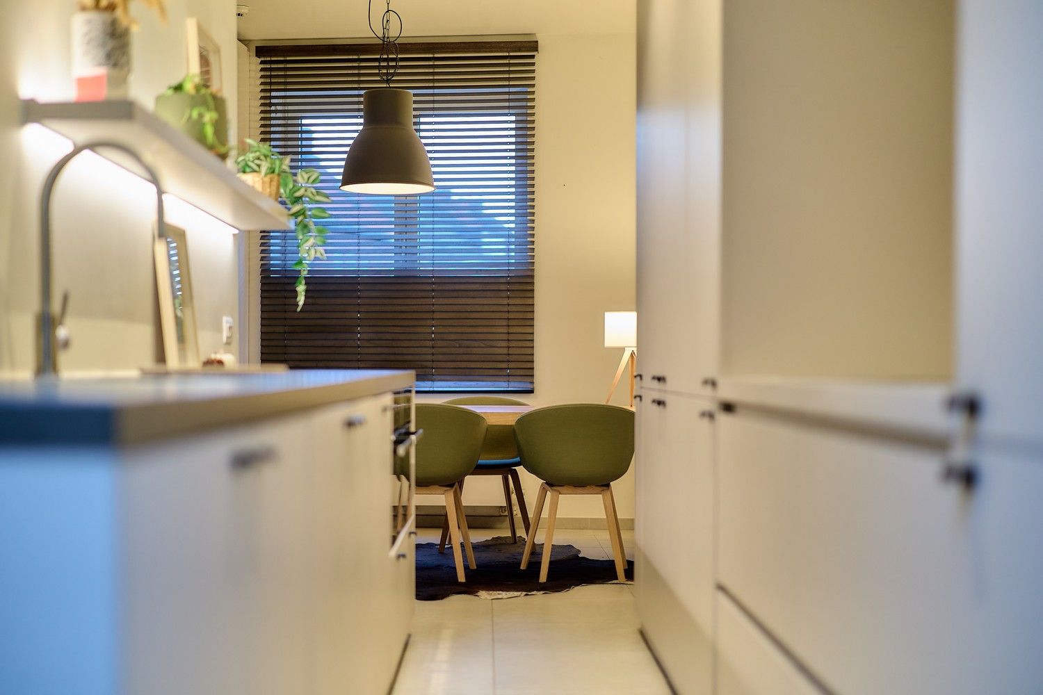 Gerenoveerde interbellum burgerwoning met 4 slaapkamers en grote tuin. foto 11