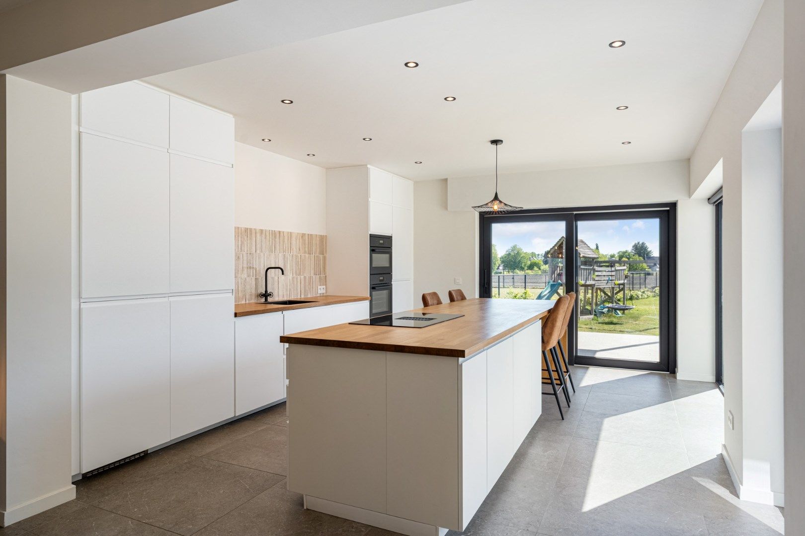 Stijlvolle designwoning met A-label in residentiële woonwijk. foto 20