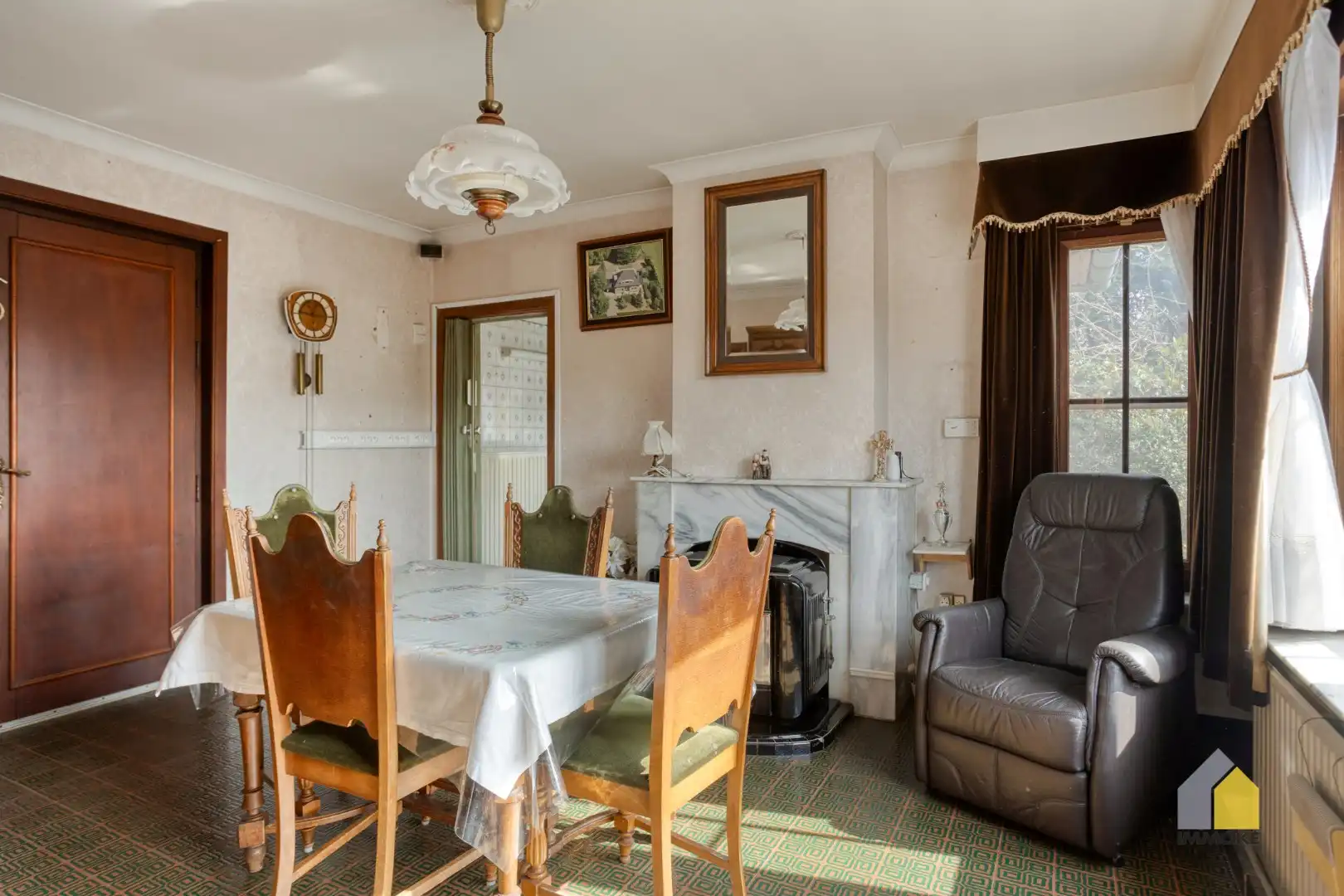 Te renoveren, statige woning op mooi perceel van 23 a 90 ca. foto 6