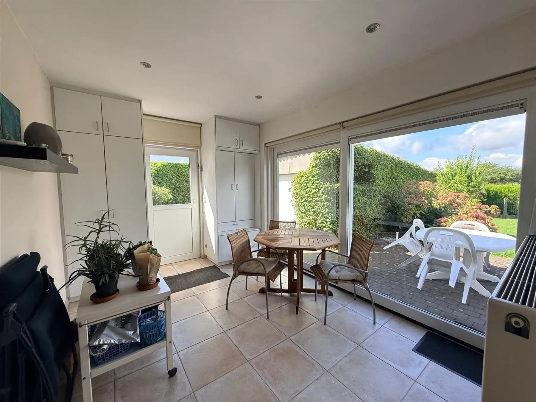 3-GEVEL WONING MET TUIN OP 8 ARE foto 7