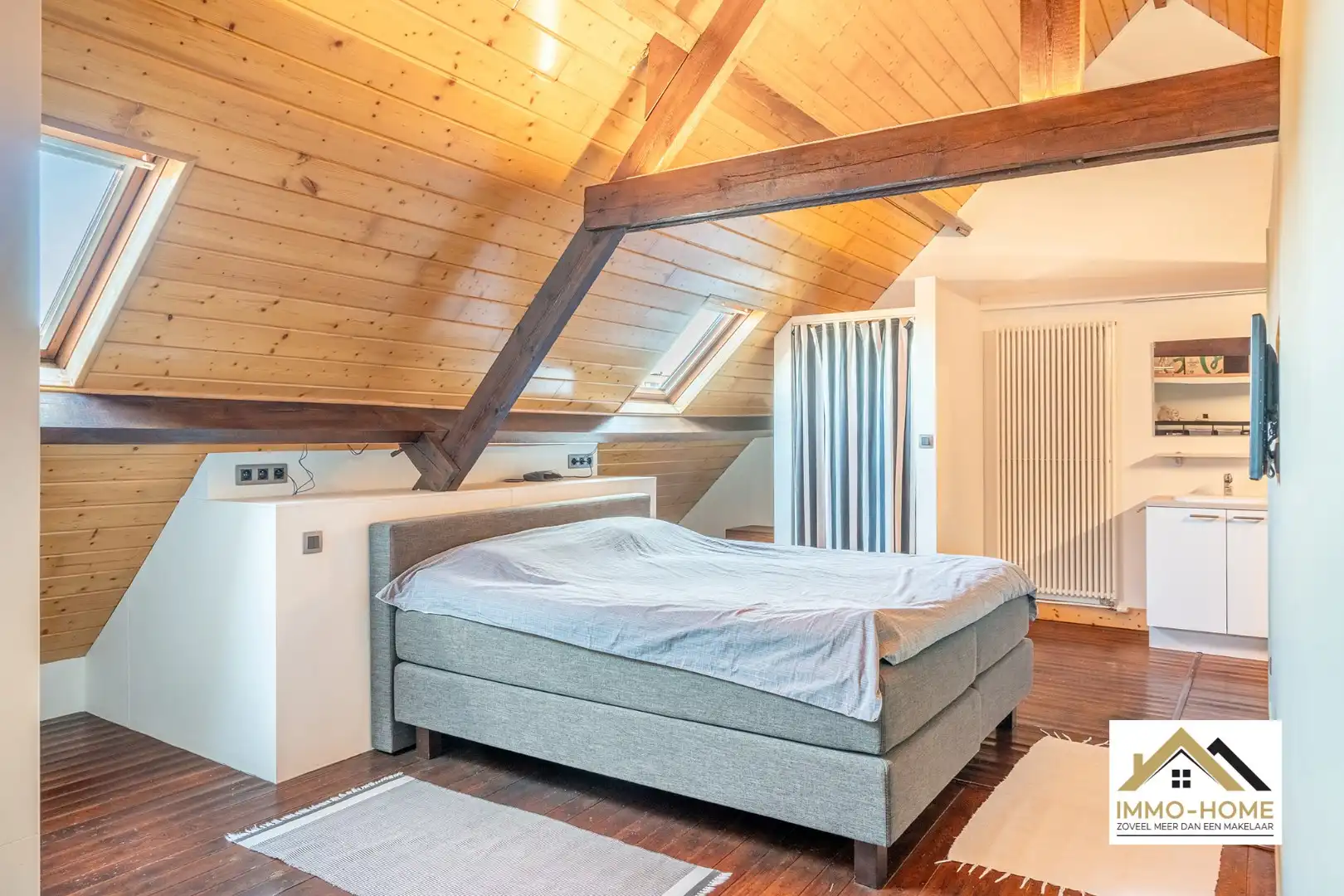 Héél erg ruime gerenoveerde woning met garage nabij centrum Lokeren! foto 20