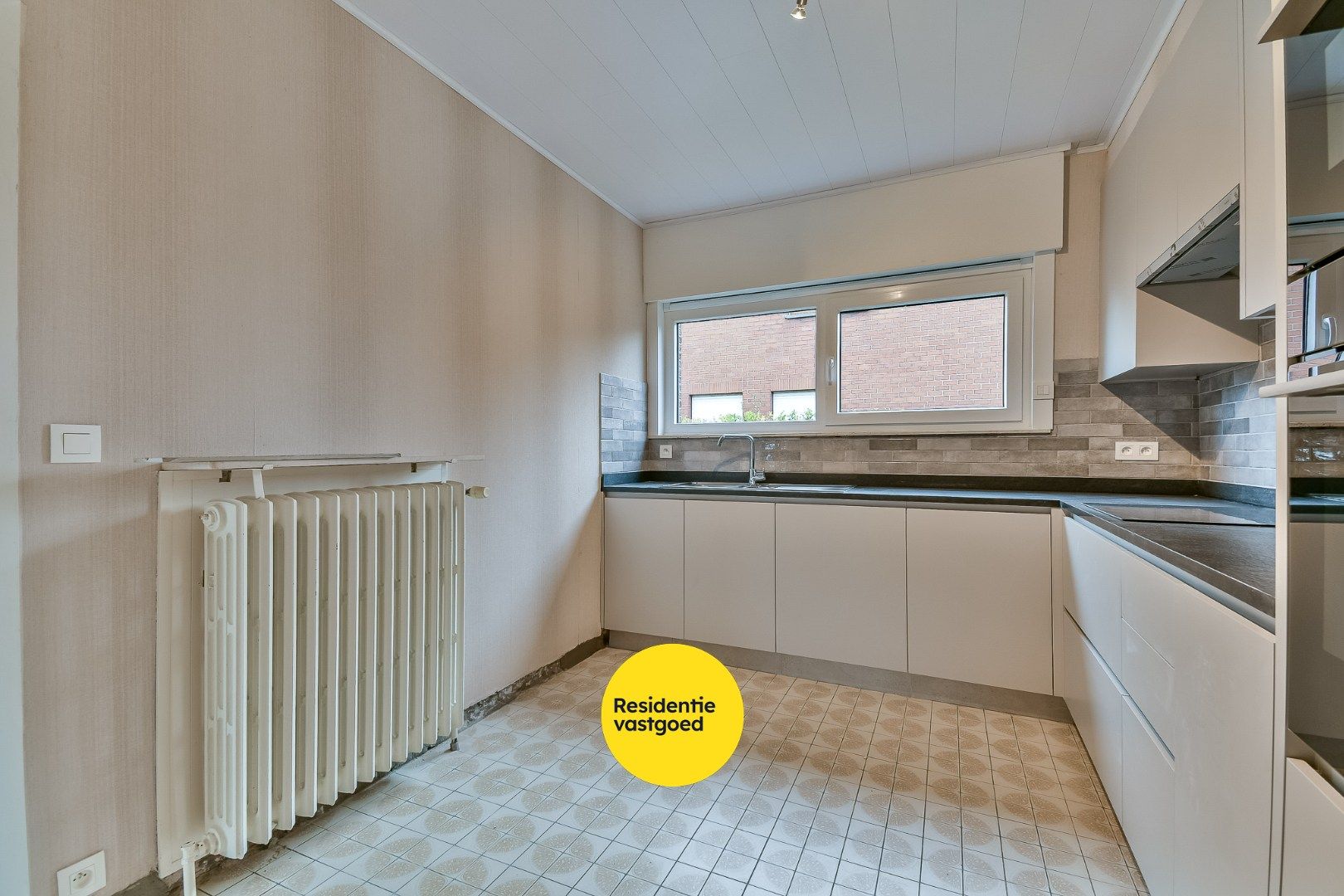 Bungalowwoning op rustige ligging met gerenoveerde keuken te huur foto 5