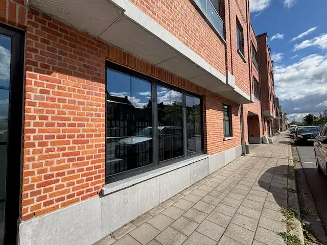 Eeklo Centrum: Instapklaar 1-slaapkamerappartement met garagebox foto 12