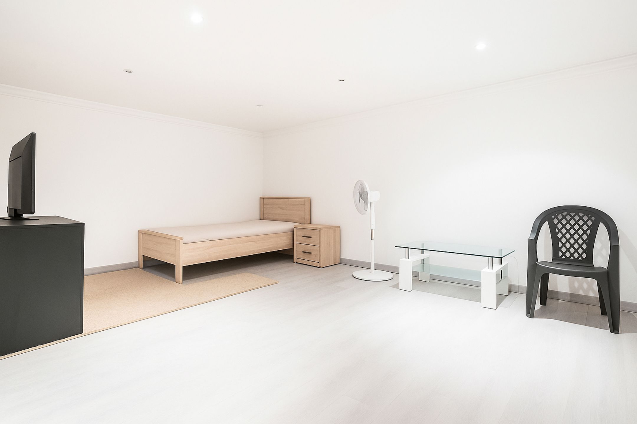 Huis met potentieel voor verkaveling van het terrein foto 25