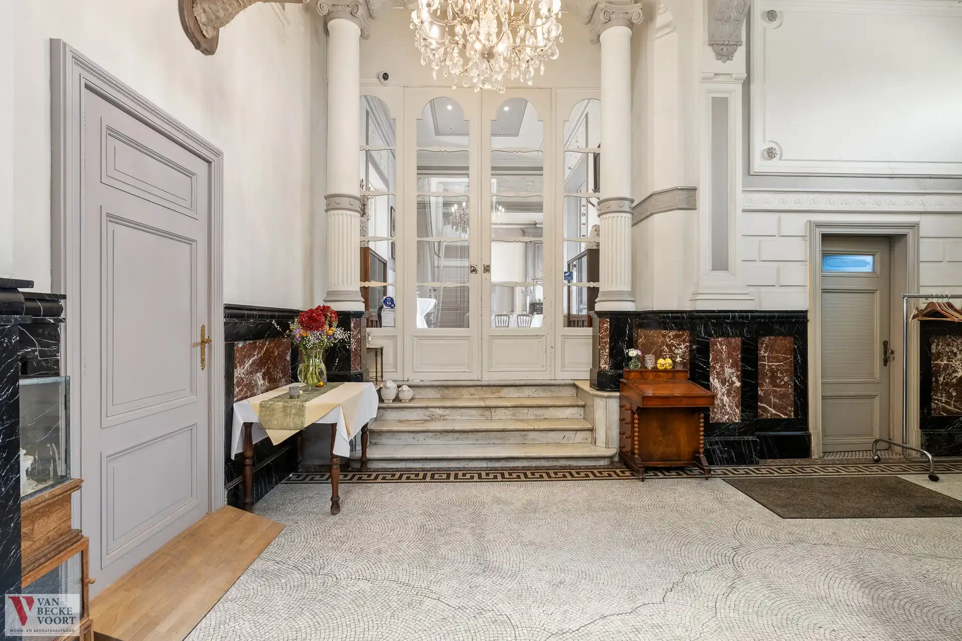 Imposant herenhuis met feestzaal foto 17