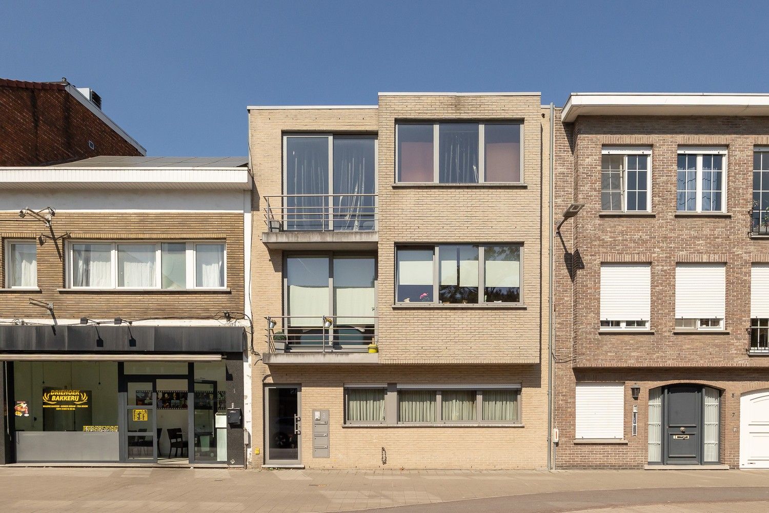 Centraal gelegen 1-slaapkamerappartement op tweede verdieping van een klein gebouw foto 9