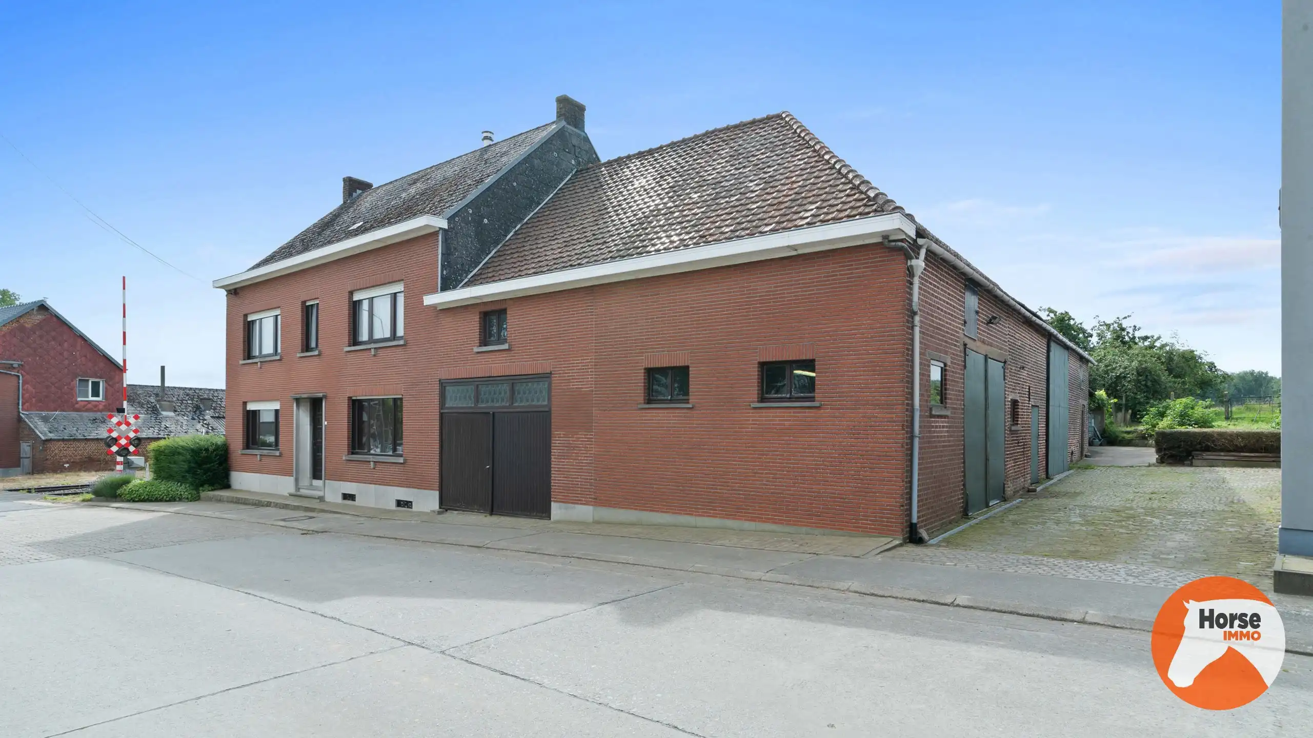 LIERDE - Woning met veel potentieel op 93are foto 5