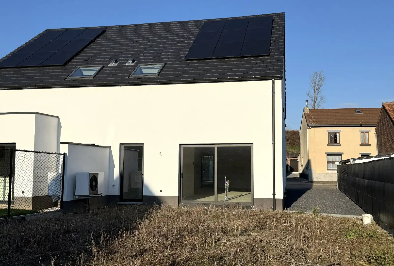 Nieuwbouwwoning op een rustige toplocatie in Piringen  foto 2