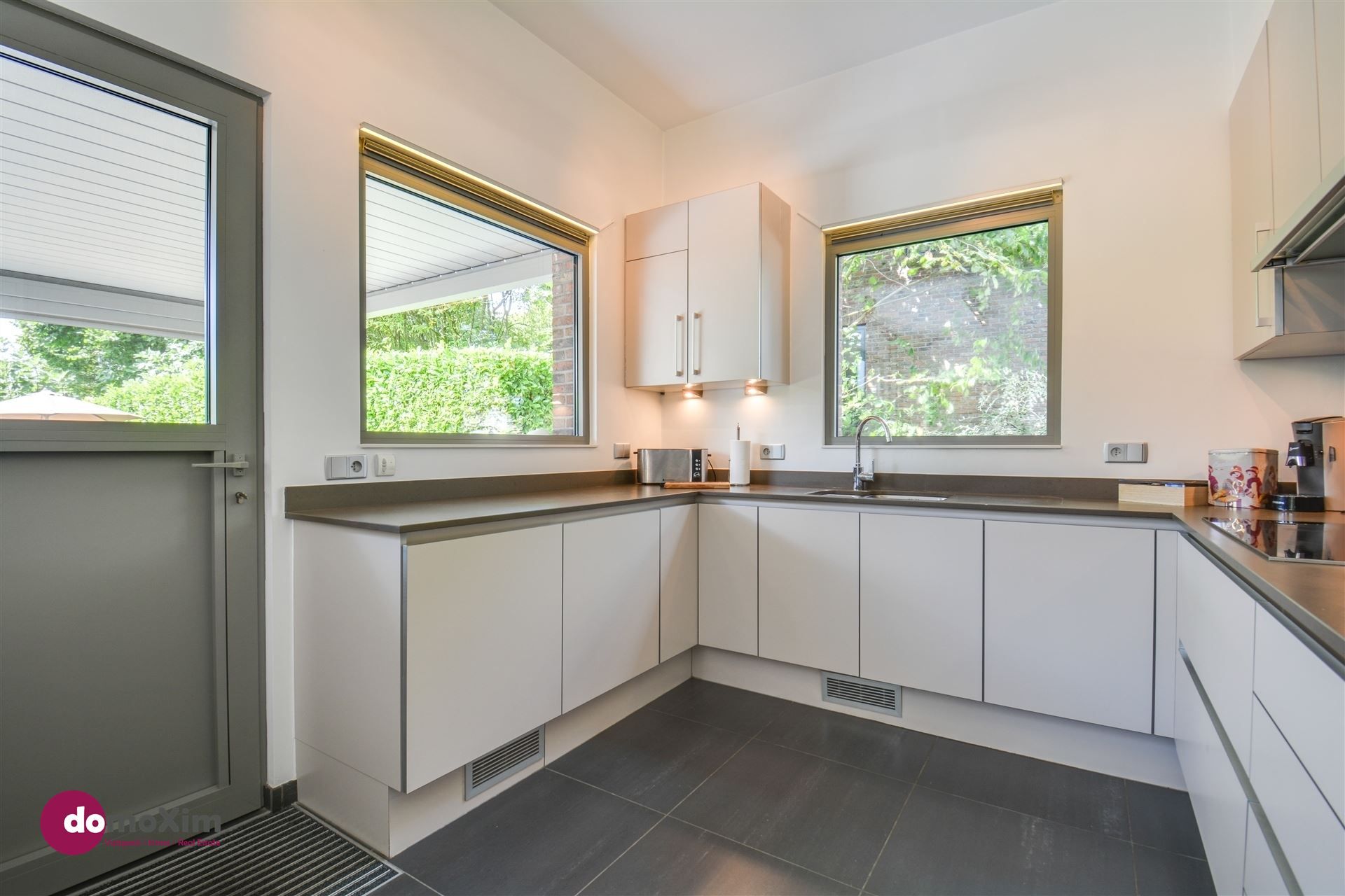 Speelse, vrijstaande woning met 384 m² woonplezier en een ZW-gerichte tuin vol privacy foto 10