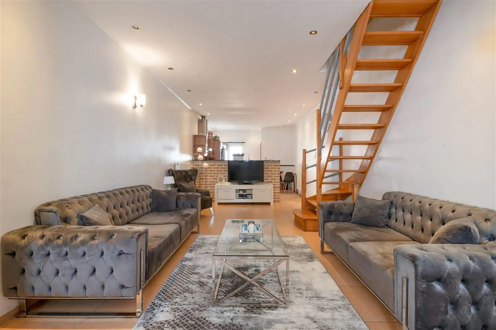 Woning met 4 slaapkamers en buitenruimte in Gent centrum. foto 4