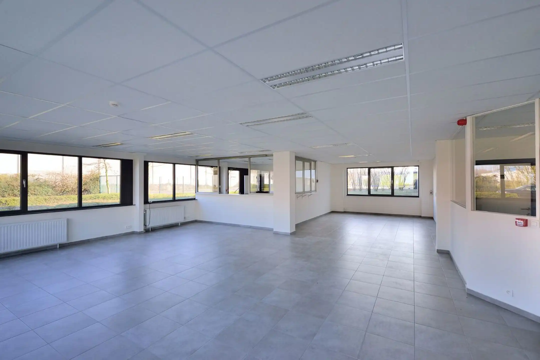 Uitstekend gelegen logistiek van 17.247 m² vlakbij de N16  foto 3