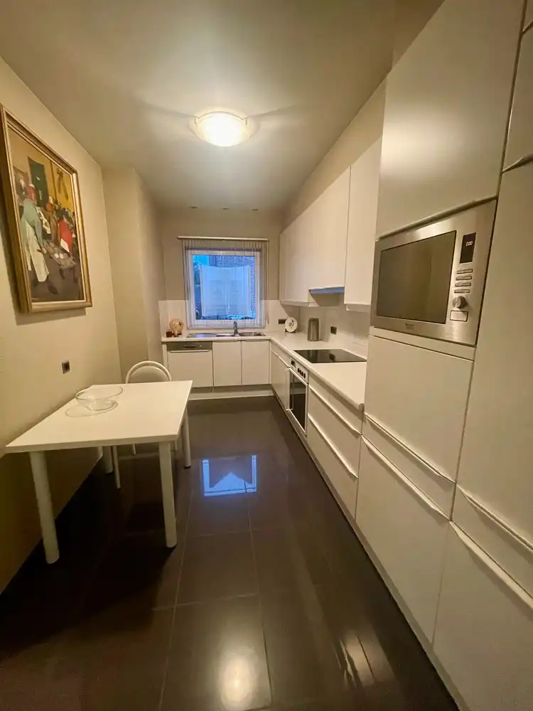 Gunstig gelegen woning met groot terras/tuin + een inpandige én een aparte garage foto 9