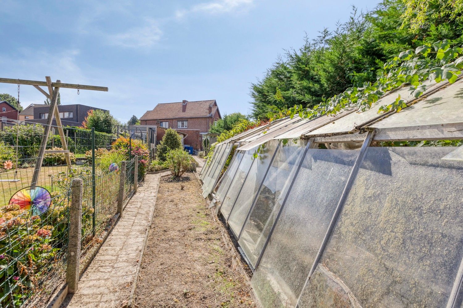 Op te frissen woning met 3 slaapkamers, garage en tuin foto 32