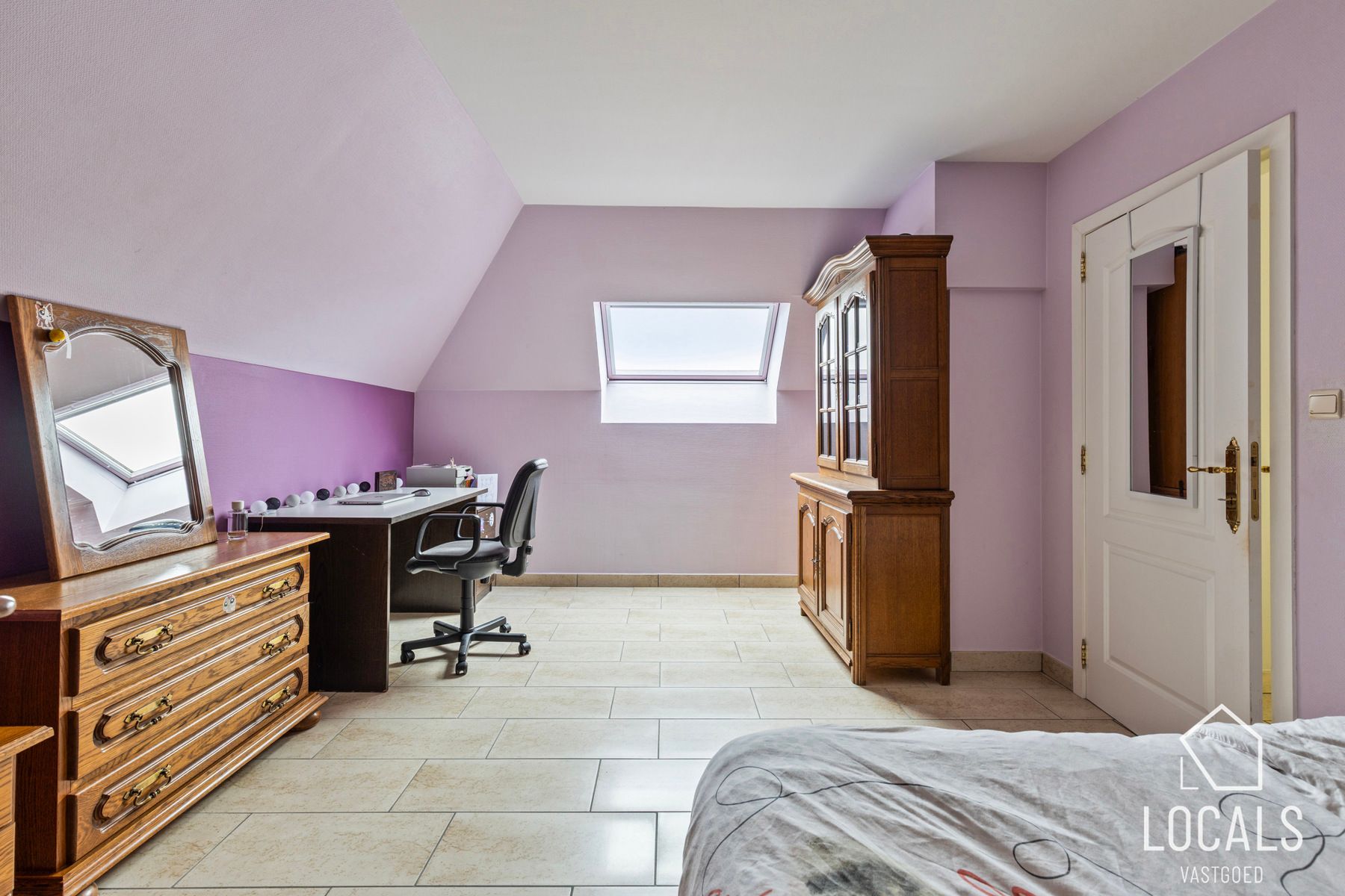 Prachtige eigendom met paardenstallen, zwembad en wellness  foto 10