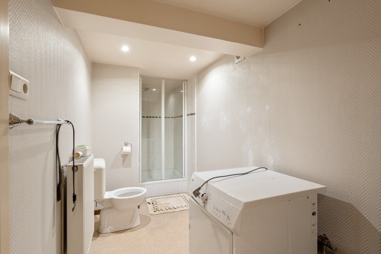 Ruim, karaktervol landhuis met parkachtige tuin op perceel van 16a29ca. foto 26