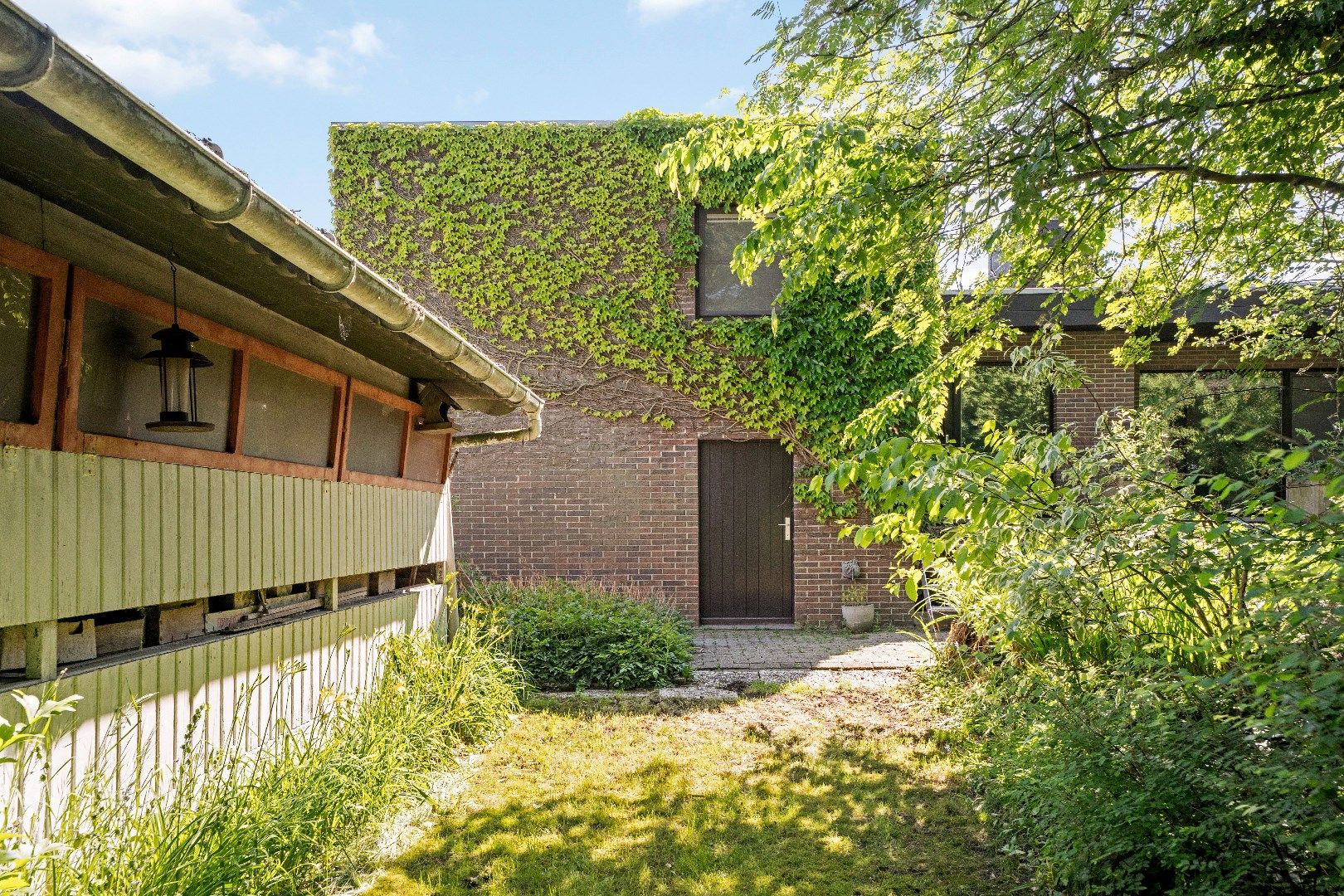 VERRASSEND RUIME ALLEENSTAANDE WONING OP 1.298 m² foto 25