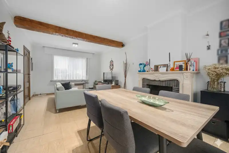 Roeselare : Op te frissen hoekwoning met gezellige tuin  voorzien van 3 slaapkamers&nbsp;en veel potentieel. foto 3