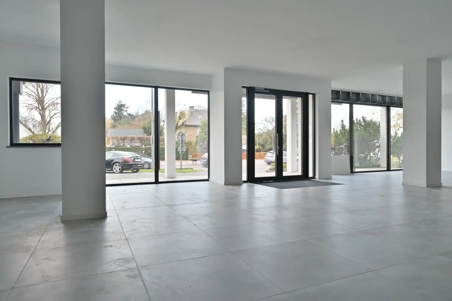 Unieke kans op topligging in Hasselt – Laatste 2 gelijkvloerse commerciële ruimtes te koop (vanaf 295 m²) foto 4