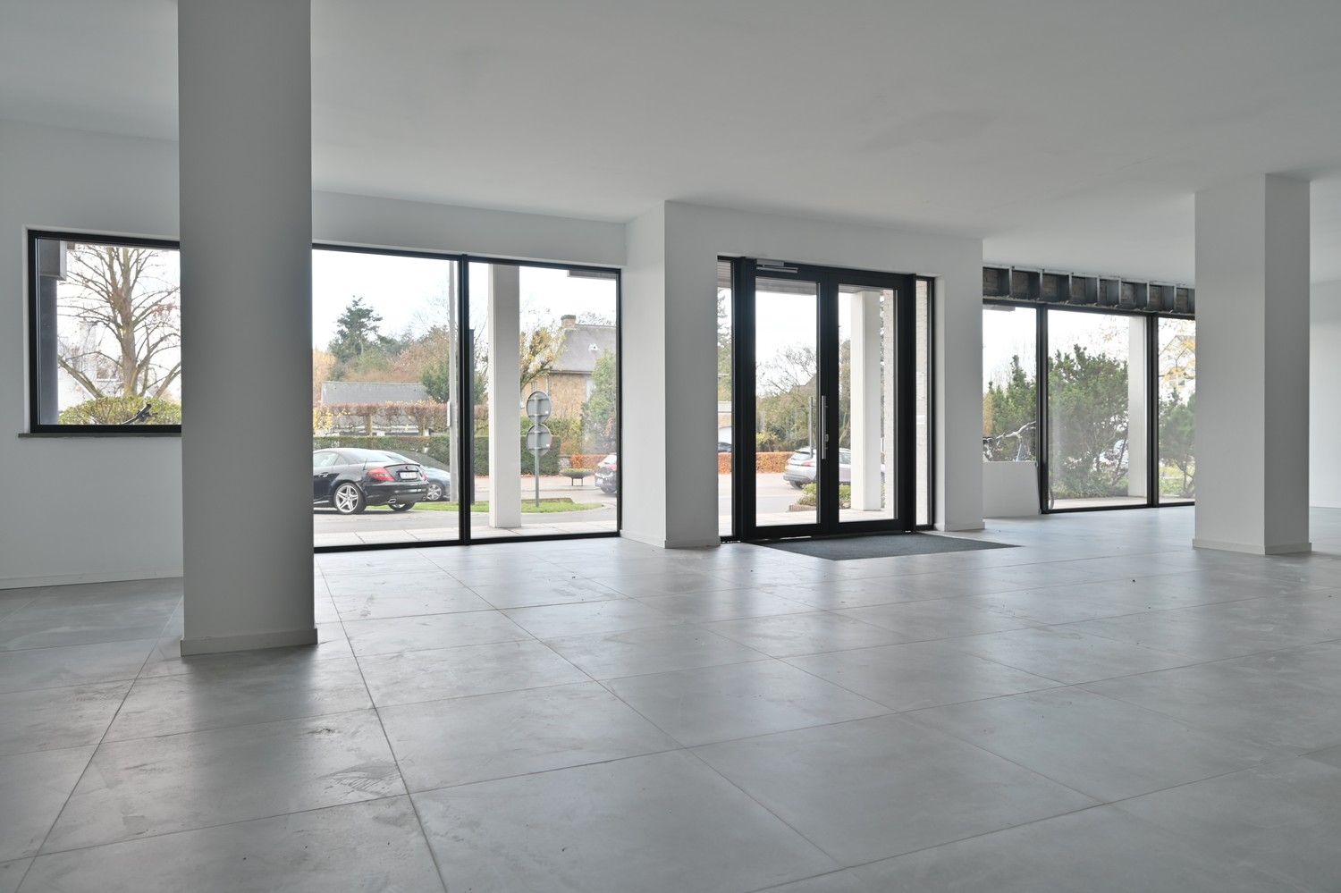 Unieke kans op topligging in Hasselt – Laatste 2 gelijkvloerse commerciële ruimtes te koop (vanaf 295 m²) foto 4