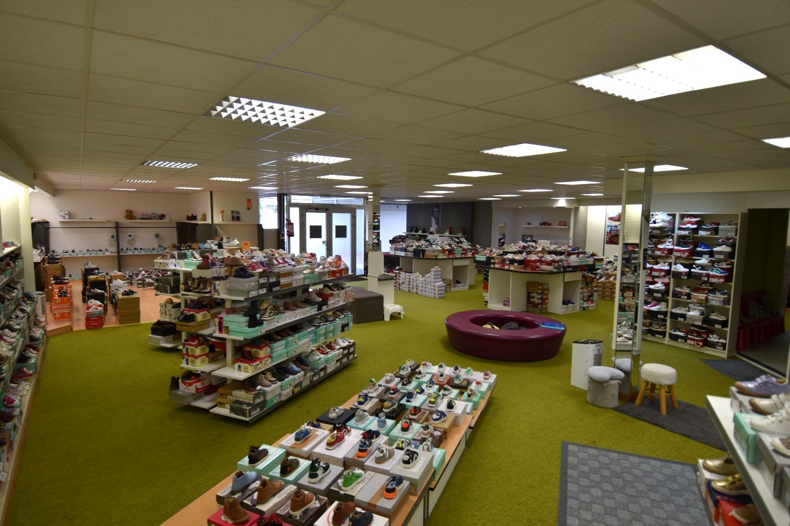 Instapklare villa met 5 slaapkamers én grote handelsruimte te koop in Gullegem foto 28