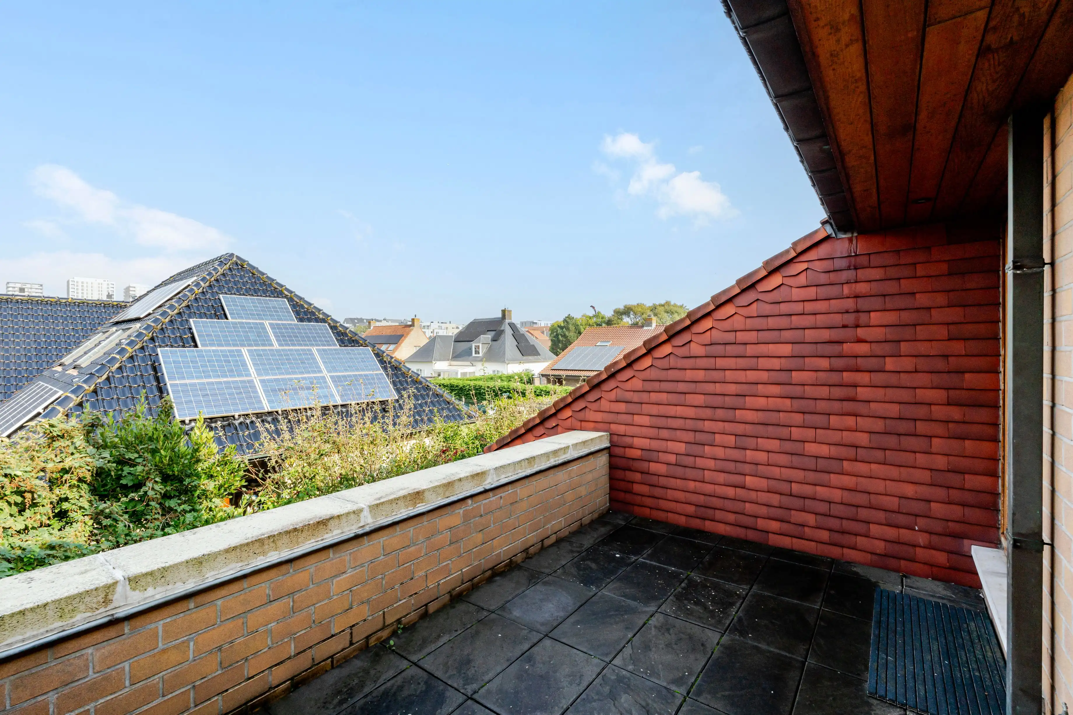 RUIME VILLA MET 340 M² BEW. OPP. AAN WOONPLEZIER, 3 ZONNETERRASSEN EN VOLLEDIG PRIVATE TUIN te Oostende ! foto 24