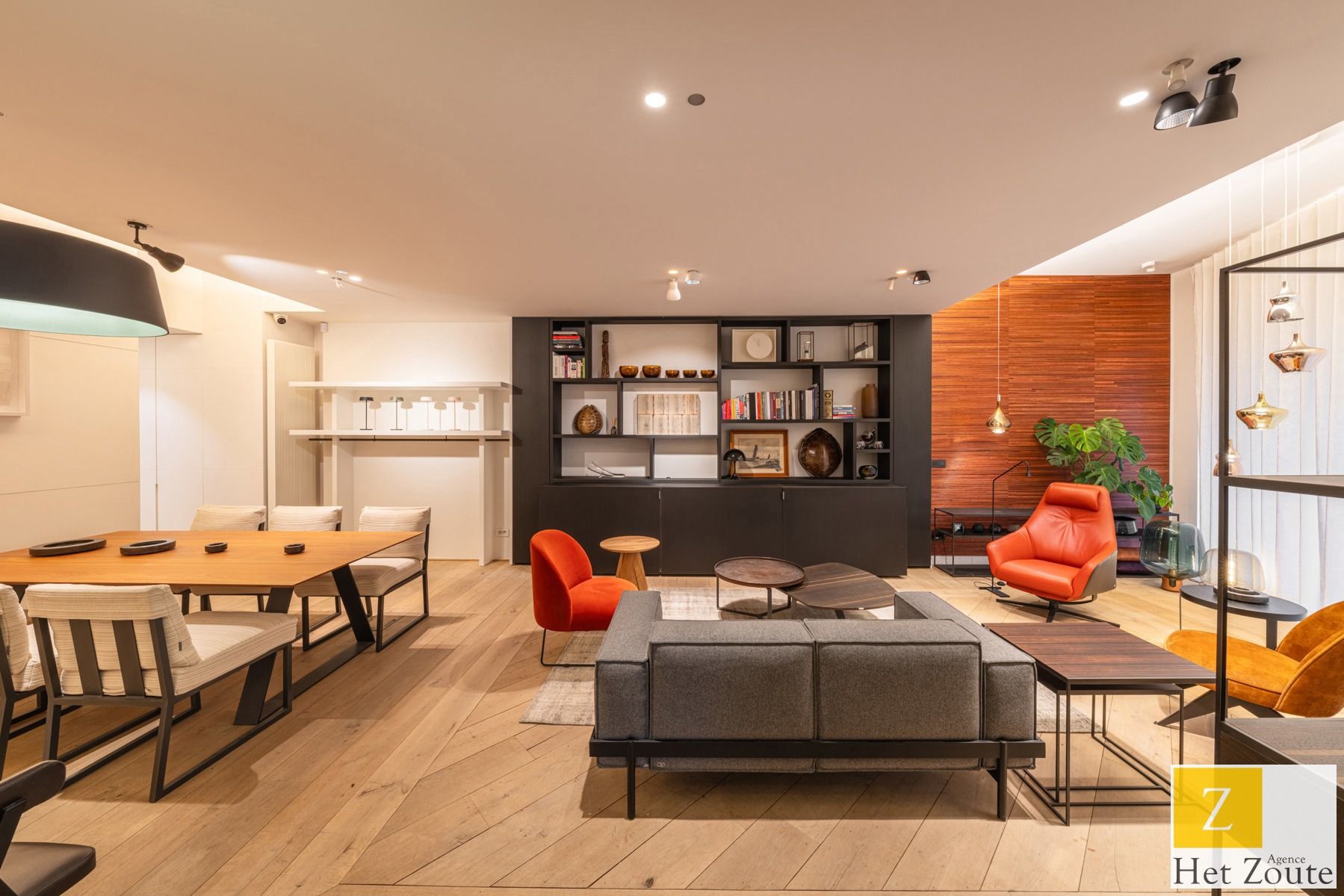 Volumineus en lichtrijk appartement in het hart van Knokke foto 4