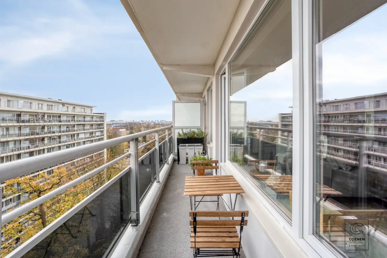 Stijlvol gerenoveerd appartement met 2 slaapkamers & zonnig terras op toplocatie te Berchem foto 20
