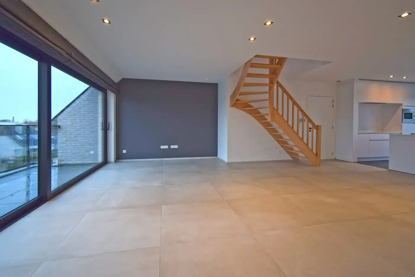 RUIM EIGENTIJDS DUPLEX APPARTEMENT MET RUIME TERRASSEN foto 5